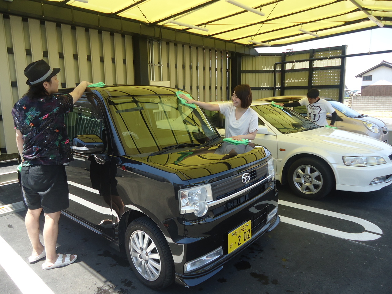 天雲石油株式会社　純水セルフ洗車 高松西店仕上げ場